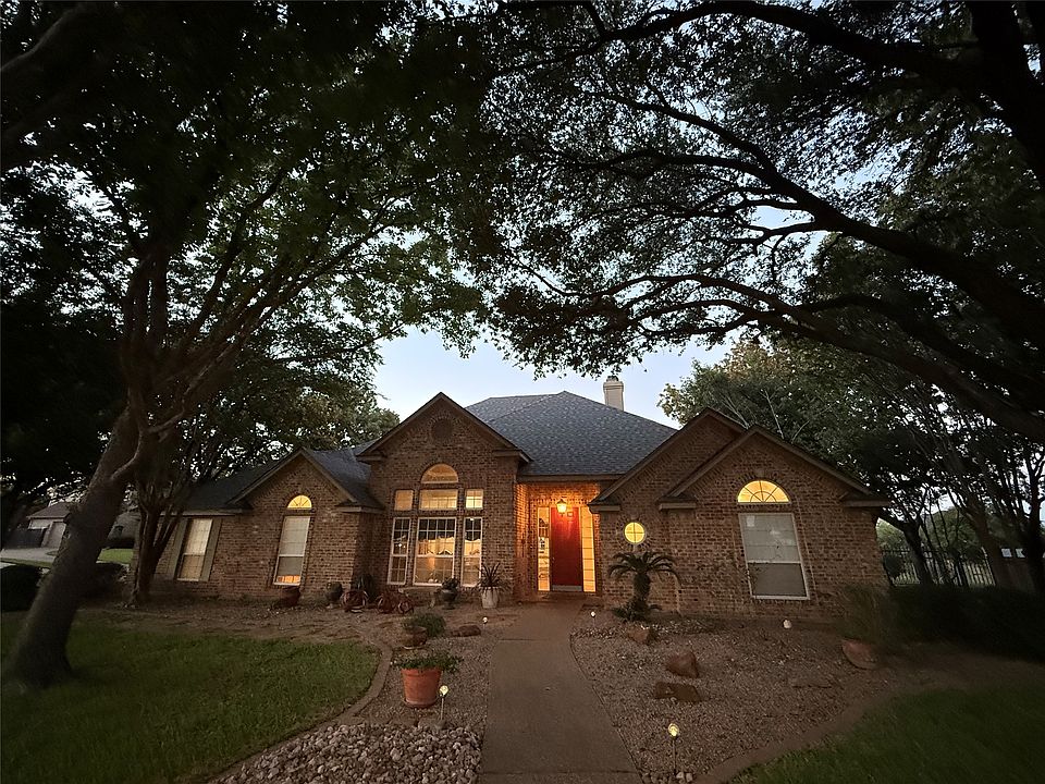 1st image of 107 Pinnacle Ct