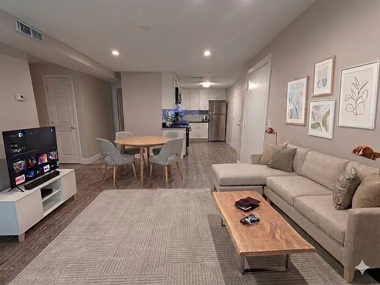 Pondsview Apartments — Photo 146