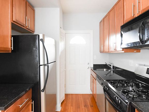 2nd image of 2005 W Jarvis Ave Unit 4