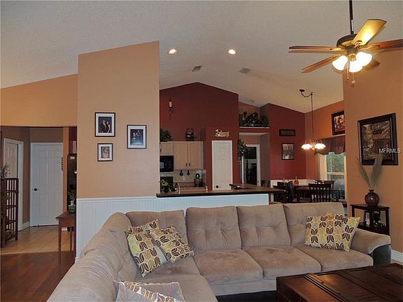 5th image of 15537 Royal Oak Ct