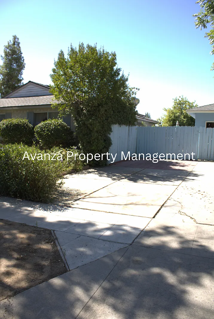 1 bed, 1.0 bath, 450 sqft, $850 — Photo 2