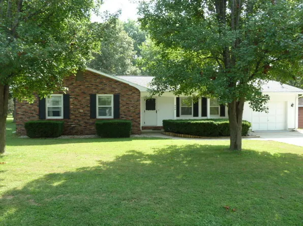 906 Beech St, Olney, IL 62450