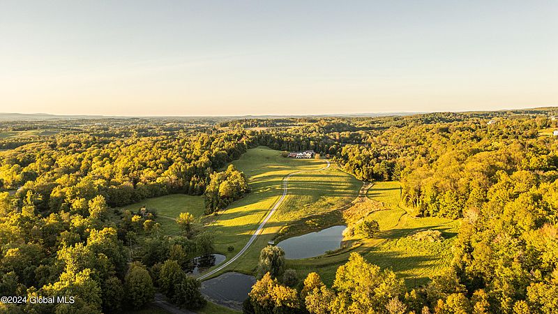 4th image of 137 Catskill View Road