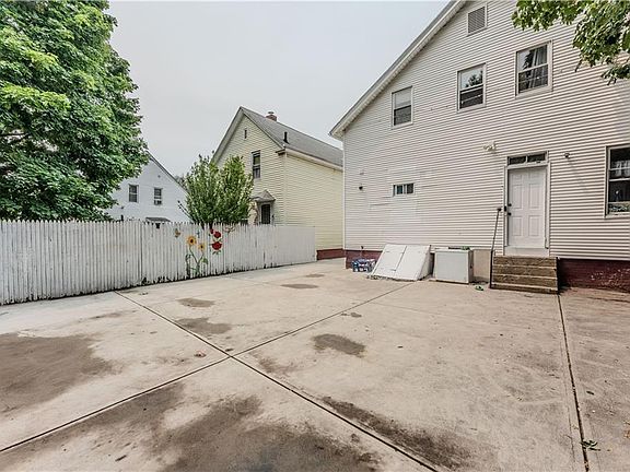 2nd image of 98 Stanwood St
