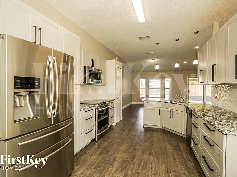 1913 Belhaven Dr — Photo 6