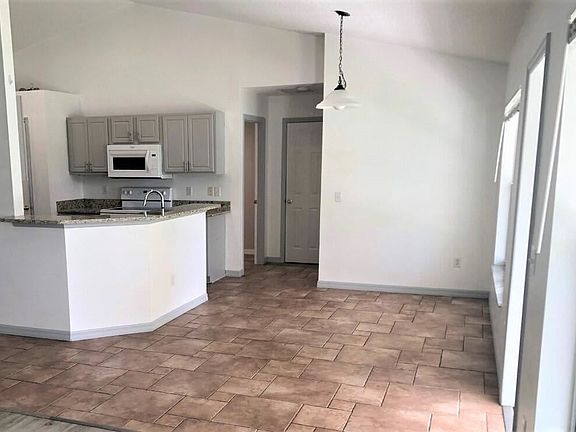 3rd image of 541 NW Salina Ter
