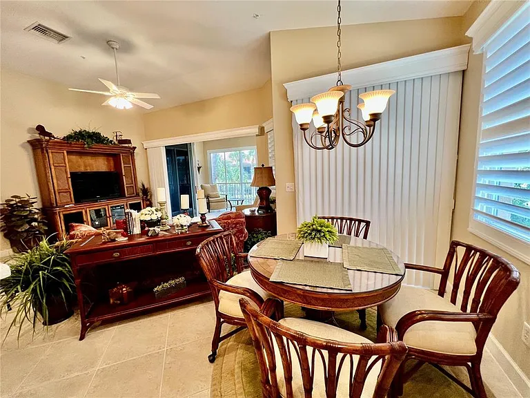 3304 Sunset Key Cir #D — Photo 15