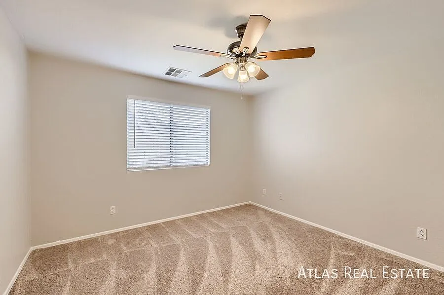 4 Bedroom 2.5 Bathroom Home in Laveen — Photo 3