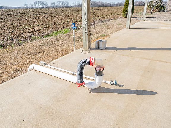 3rd image of 233 Jaycee Ln