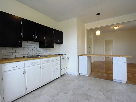 3rd image of 621 N 10th St #10