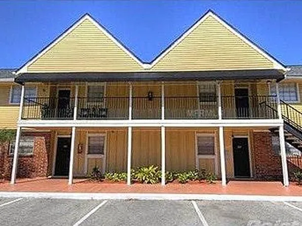 200 Country Club Dr, Largo, FL