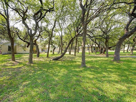 4th image of 412 W Esparada Dr