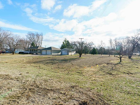 5th image of 1606 Lake Ave