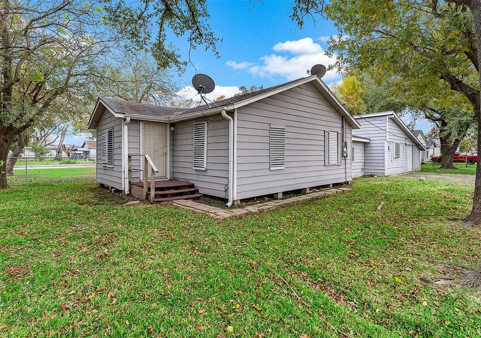 4 Bedroom 2 Bath for lease — Photo 1