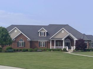 13722 Mill Rd, Fort Wayne, IN 46816