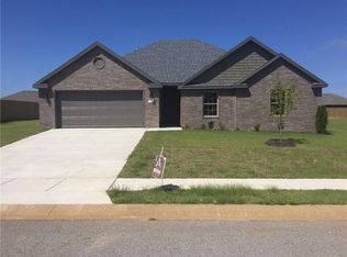 827 Harper Dr, Pea Ridge, AR 72751