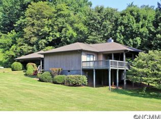 307 Hawks Crest Dr, Waynesville, NC 28786