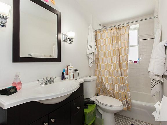 4th image of 503 W Deming Pl