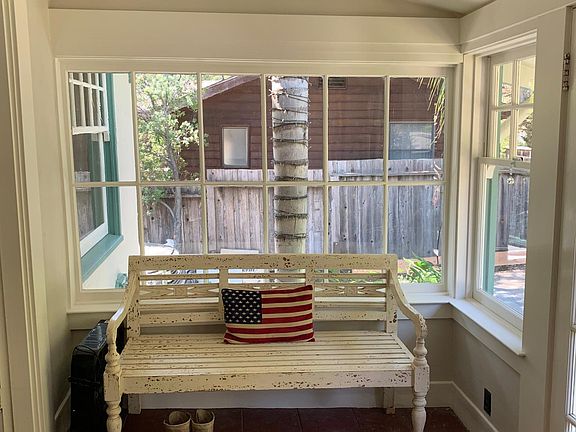 Entry/mudroom