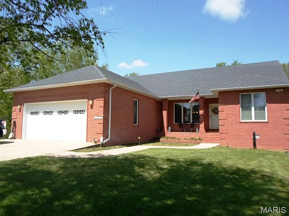 3rd image of 3001 Charlton Ln