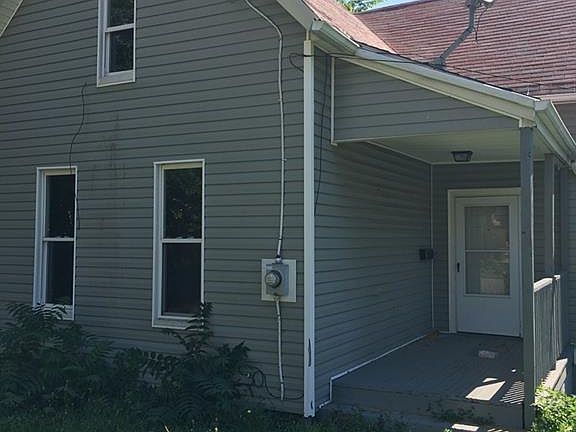 3rd image of 457 McGowan St