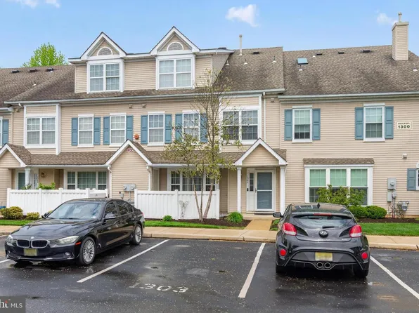 1303 Wharton Rd, Mount Laurel, NJ 08054