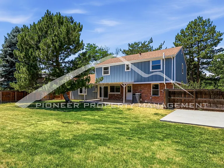 2896 S Paris St — Photo 31