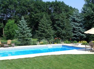 10373 Fox Run Rd, Woodbury, MN 55129