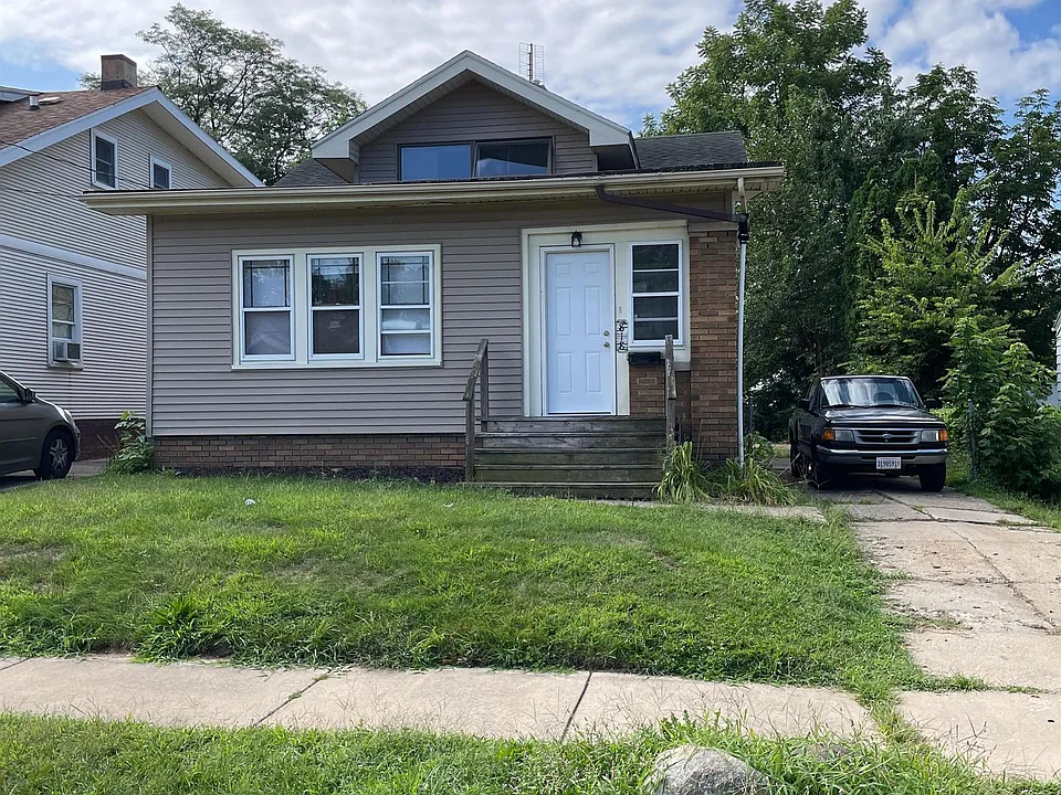 818 W Gift Ave