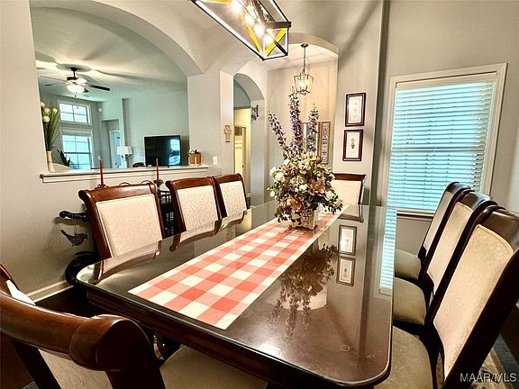 3rd image of 9284 Crescent Lodge Cir