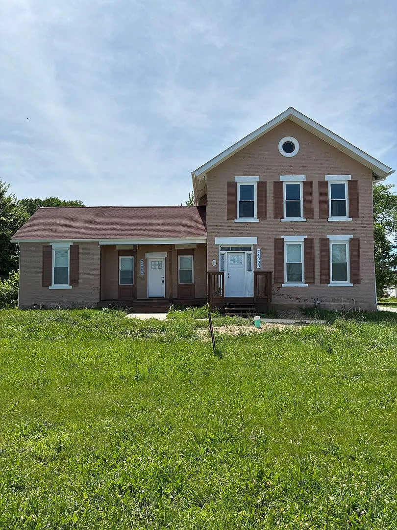 2400 Oberlin Ave — Photo 2