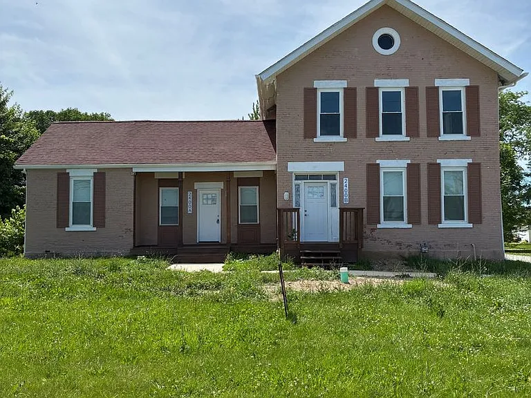 2400 Oberlin Ave — Photo 2