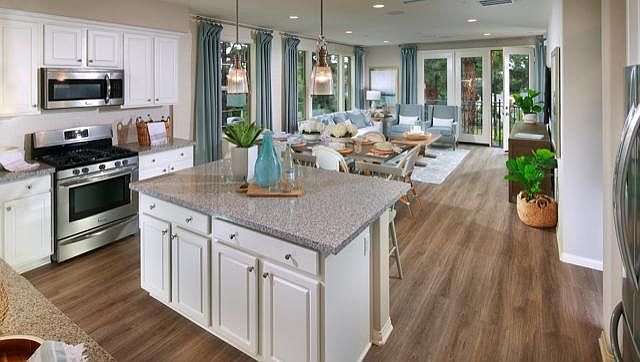 Kitchen & Dining room
