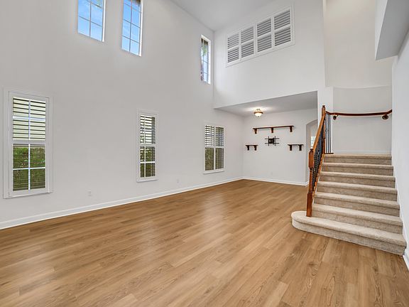 3rd image of 837 Madison Court