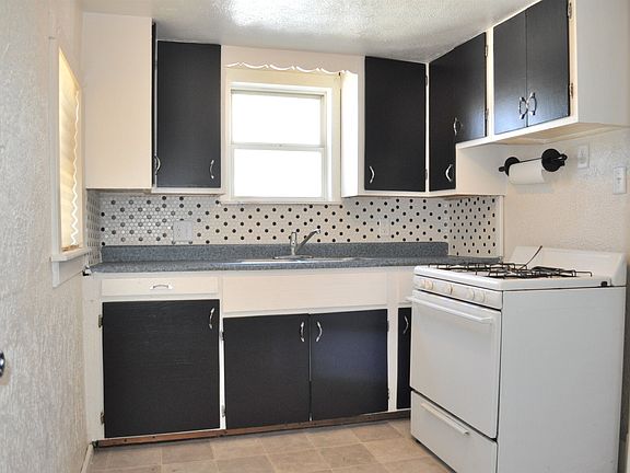 2nd image of 1517 Navajo St