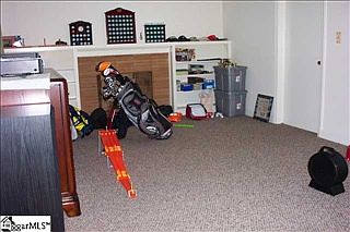 4th image of 201 Thornwood Dr