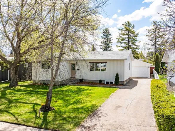 19 N Spencer St, Red Deer, AB T4N 0B1
