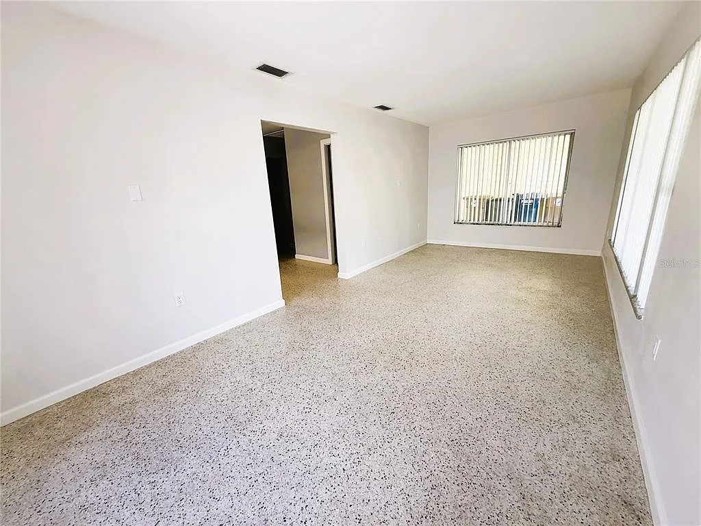 1 bed, 1.0 bath, 744 sqft, $1,700 — Photo 4