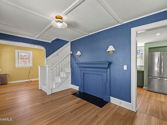 4th image of 50 1/2 Williams St