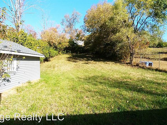 3rd image of 9591 Crestbrook Dr