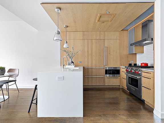 3rd image of 211 E 13th St #6G