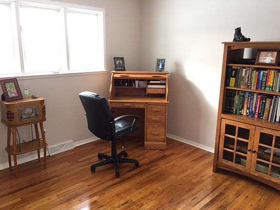 Oak floors throughout. Plenty of windows and light!