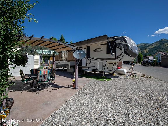2nd image of 841 Buckboard Dr