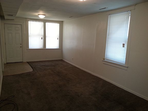 3rd image of 3924 Catalpa St