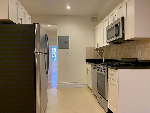 3rd image of 49 8th Ave APT 3c