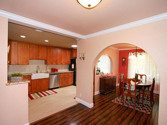 5th image of 3809 Holloway Ln