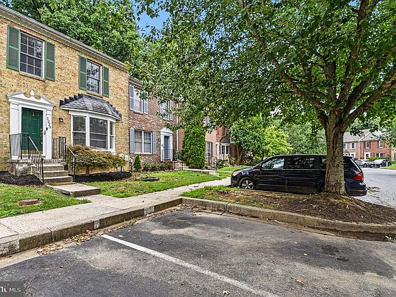 2nd image of 1225 Kirby Cir