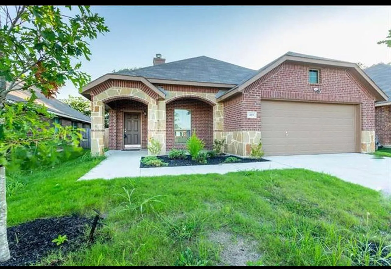 419 Lucky Landing Dr — Photo 2
