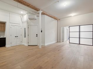 32 Strawberry St #1F, Philadelphia, PA