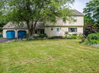 466 Rossway Rd, Pleasant Valley, NY 12569